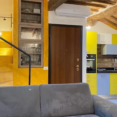 La Vecchia Casa Di Moda Tatil Evi *